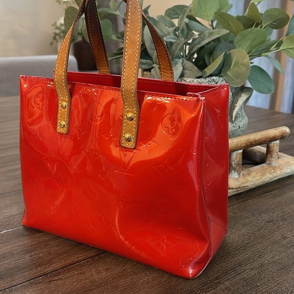 Authentic** LOUIS VUITTON ** Red Monogram Vernis Reade Pm Bag - Picture 9 of 16